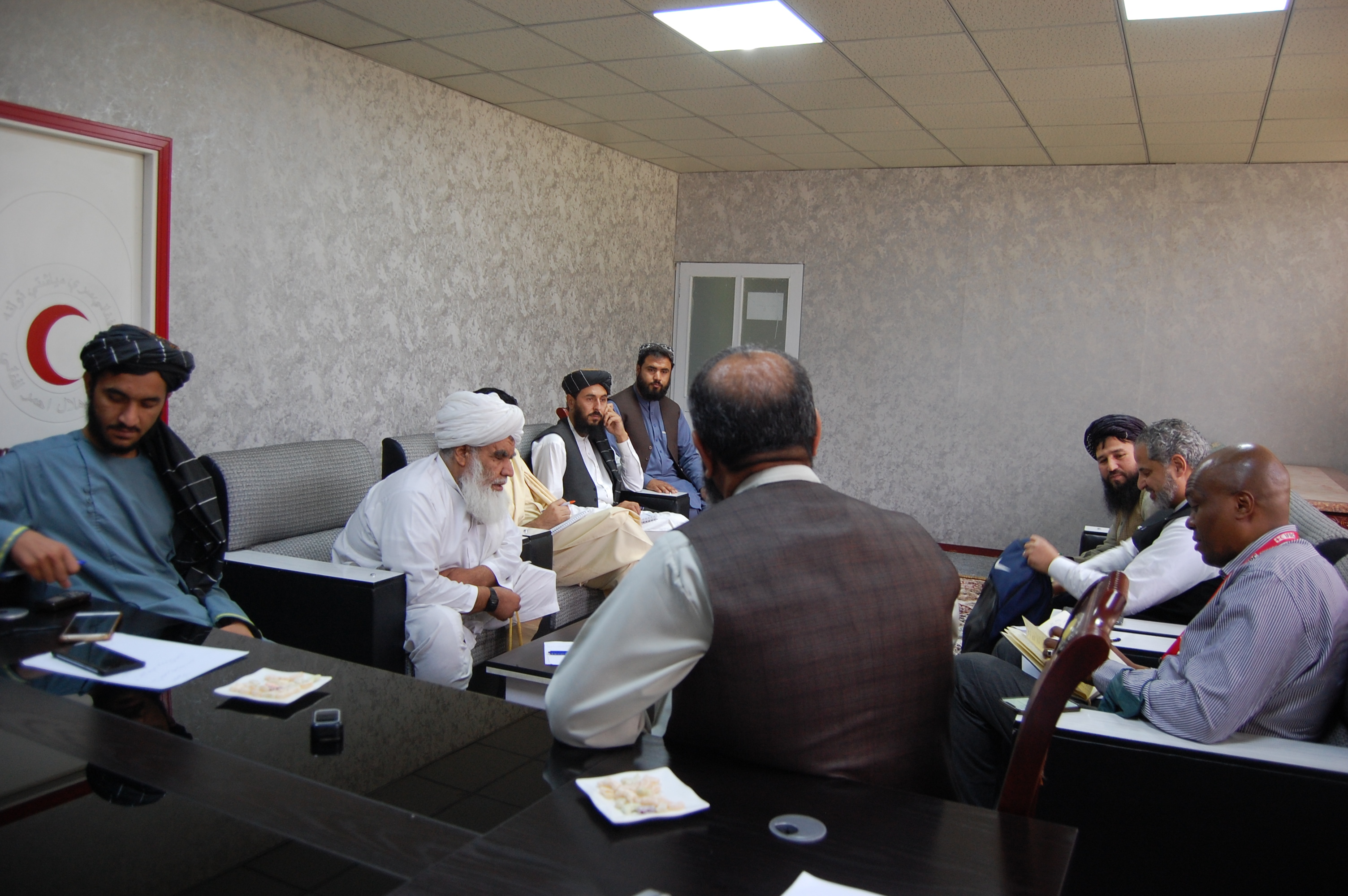 الحاج ملا نورالدین ترابی معاون هلال احمر افغانی با رئیس فدراسیون بین اللملی در افغانستان دیدار نمود!