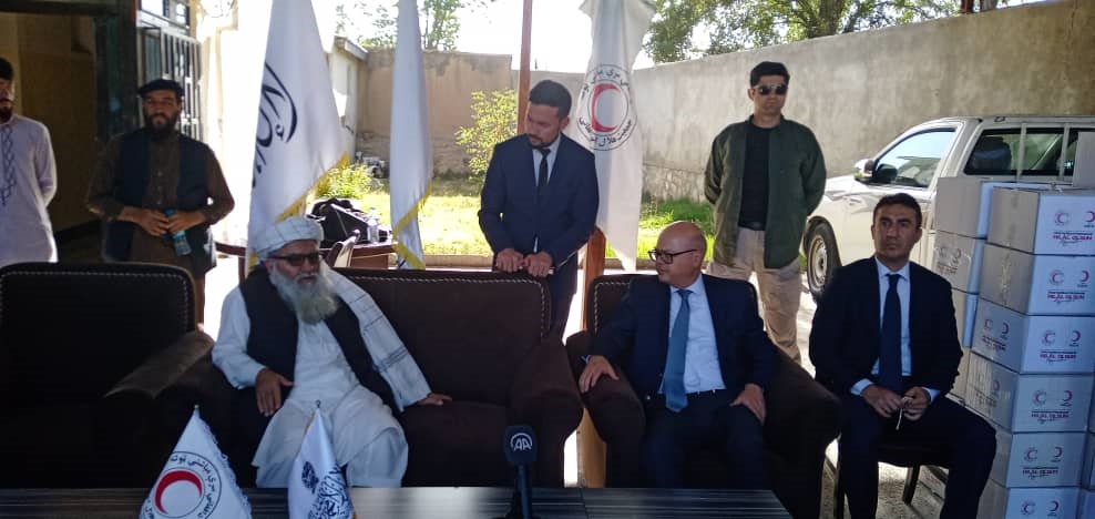 د افغاني سرې میاشتې د سرپرست عمومي رییس او کابل کې د ترکیې د سفیر ښاغلي جهاد ارګین د لوی اختر په لومړۍ نېټه کابل ولایت کې د افغاني سرې میاشتې د مرستون او شاوخوا سیمو ۱۵۵۰ کورنیو ته د غوښې د ویش پیل شوه!