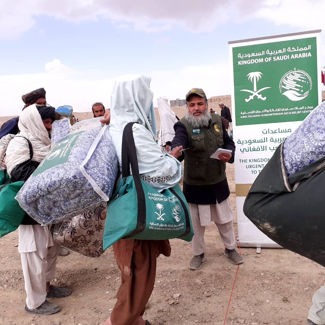 زابل کې افغاني سرې میاشتې ۴۰۰ بېوزلو کورنیو ته د ژمنیو توکو مرسته وویشله