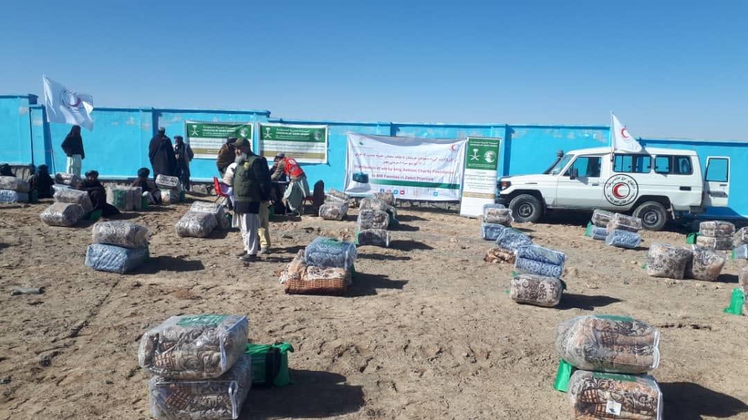 در ولایت زابل برای ۶۰۰ خانواده از طرف جمعیت هلال احمر افغانی مساعدت توزیع گردید!